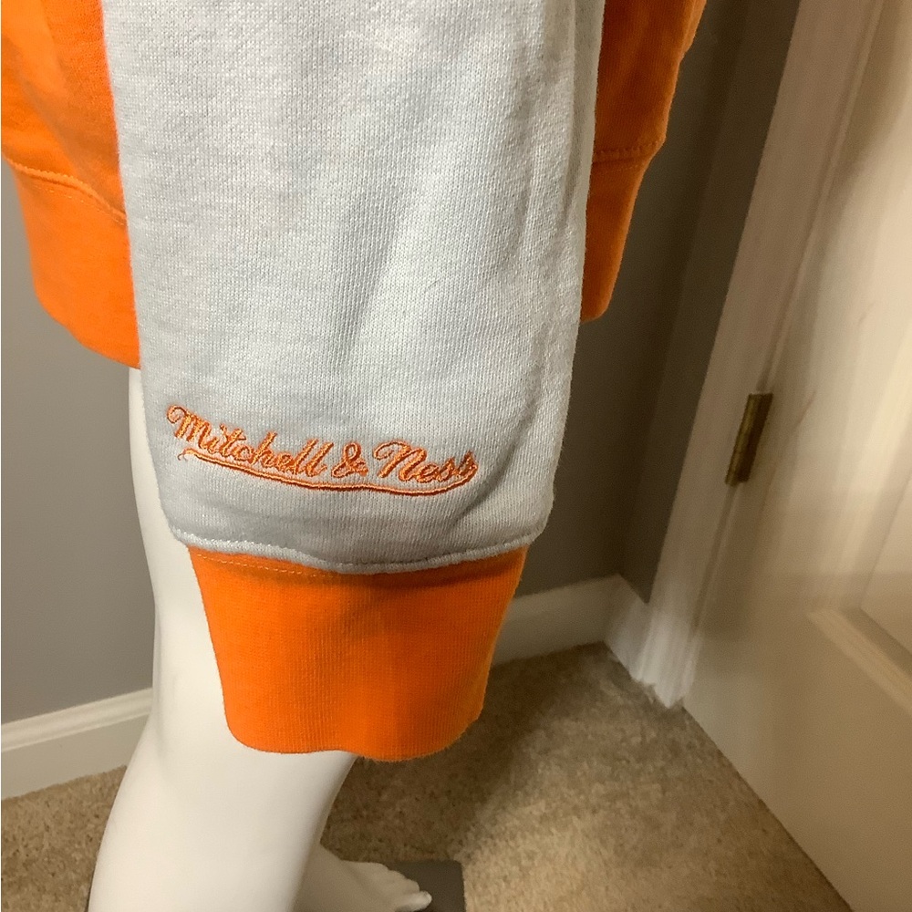 Men Small Mitchell & Ness Tennessee Volunteers College Vault Hoodie - Picture 6 of 8